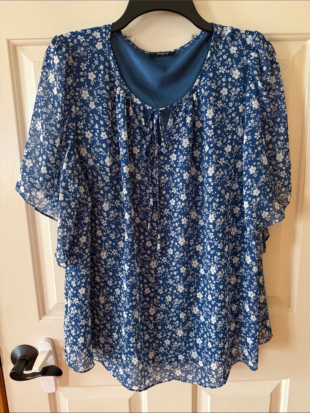 Women's Blue Floral Tie-Front Tunic with Flutter Sleeves